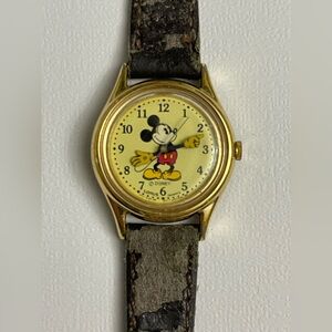 Vintage 1990’s Lorus Mickey Mouse V515-6080 A1 Women’s Watch